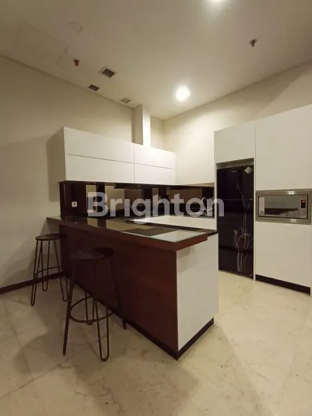 image DI SEWAKAN CEPAT APARTEMEN SENOPATI PENTHOUSE JAKARTA SELATAN (6)