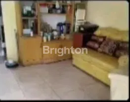 image SUDAH TURUN HARGA 300JUTA JUAL CEPAT MURAH CUMA 7,8 JUTA PER METER RUMAH HITUNG TANAH RUMAH LAMA DAERAH RUNGKUT SANGAT STRATEGIS COCOK UNTUK INVESTASI (2)