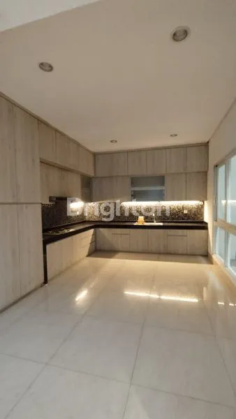 image RUMAH SULTAN DI PIK 1 KATAMARAN INDAH BANGUNAN 4 LANTAI, JAKARTA UTARA (2)