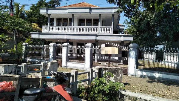 image RUMAH HALAMAN LUAS (4)