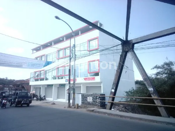 image RUKO 3,5 LANTAI STRATEGIS DI SAYURAN CIBADUYUT (2)