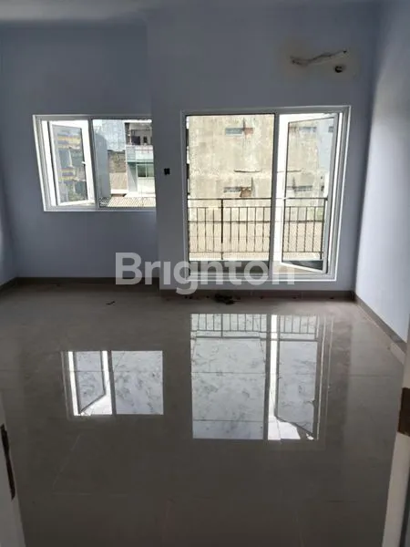 image RUMAH BARU 3 LANTAI TYPE HOOK DI TELUK GONG JAKARTA UTARA  (3)