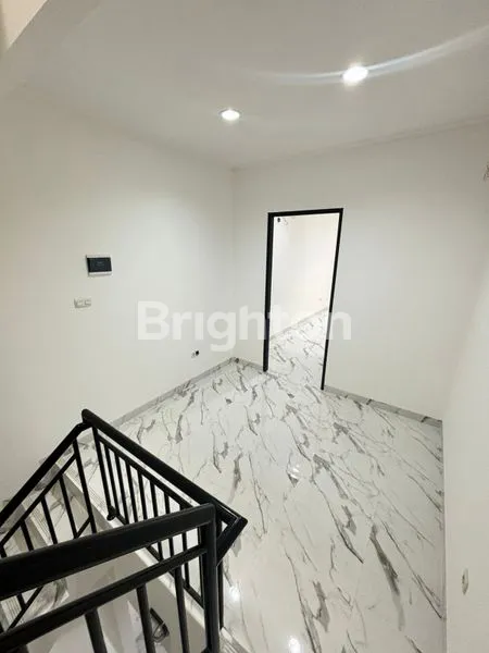 image RUMAH BARU 3 LANTAI SEMI FURNISHED TOWNHOUSE PRIVATE CLUSTER DI KEDOYA JAKARTA BARAT (7)