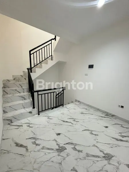 image RUMAH BARU 3 LANTAI SEMI FURNISHED TOWNHOUSE PRIVATE CLUSTER DI KEDOYA JAKARTA BARAT (6)