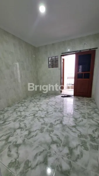 image RUMAH JELAMBAR 3 LANTAI SIAP HUNI (8)