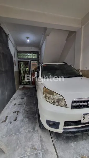 image RUMAH JELAMBAR 3 LANTAI SIAP HUNI (1)