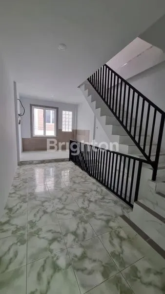 image RUMAH JELAMBAR 3 LANTAI SIAP HUNI (6)