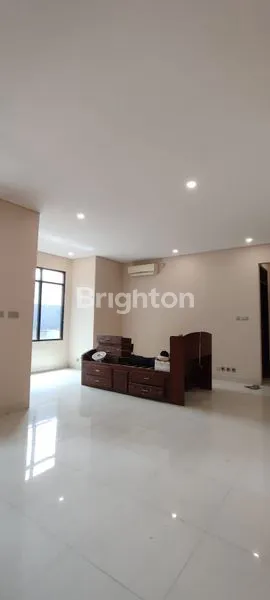 image RUMAH BAGUS DI TAMAN PERMATA MILLENIUM KARAWACI TANGERANG (5)