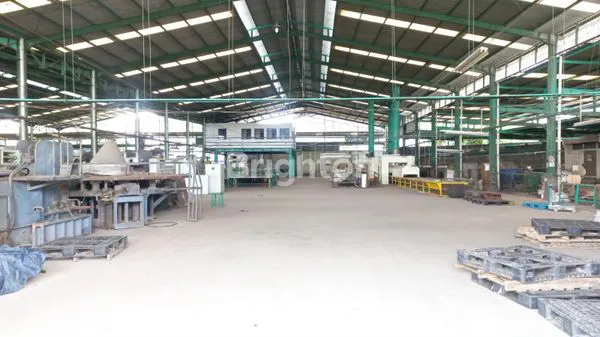 image PABRIK LUAS DENGAN BANGUNAN 6 GEDUNG DI M.TOHA MAUK TANGERANG BANTEN (4)