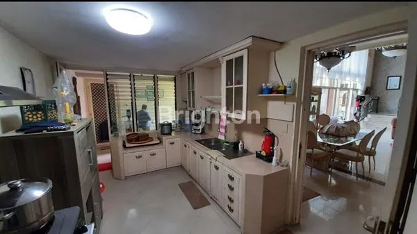 image RUMAH SANGAT TERAWAT CLUSTER DEPAN LAGUNA REGENCY PAKUWON CITY (4)