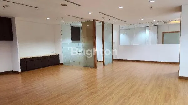 image OFFICE SPACE RUANG KANTOR SEMI FURNISHED MENARA SUDIRMAN LANTAI 8 JAKARTA SELATAN (3)