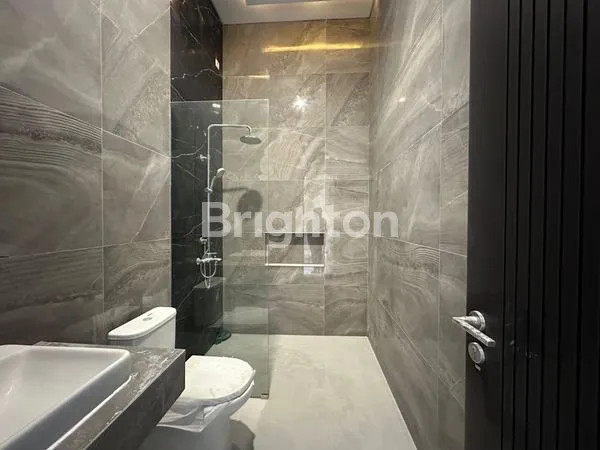 image  RUMAH SULTAN SPLIT LEVEL BARU GRESS AREA TERDEPAN CITRALAND DEKAT PAKUWON DAN GRAHA FAMILY (2)