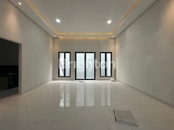 image  RUMAH SULTAN SPLIT LEVEL BARU GRESS AREA TERDEPAN CITRALAND DEKAT PAKUWON DAN GRAHA FAMILY (6)