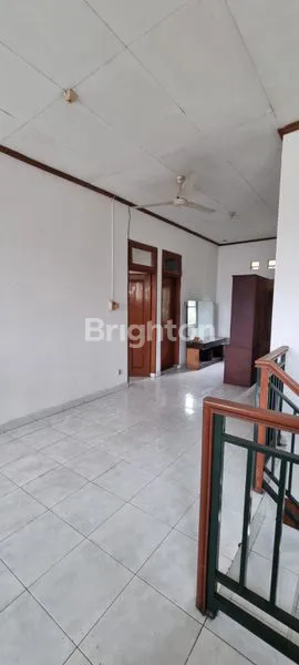 image DIJUAL RUMAH 2 LANTAI, LOKASI STRATEGIS (2)