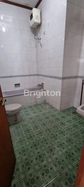 image DIJUAL RUMAH 2 LANTAI, LOKASI STRATEGIS (7)