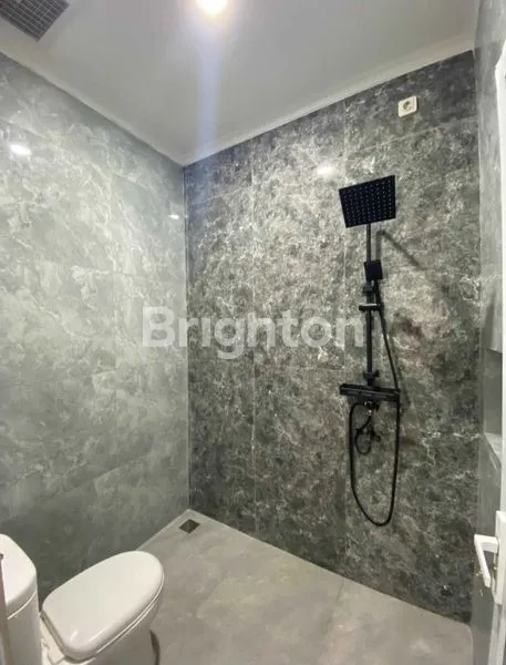 image RUMAH CANTIK 4 LANTAI DIJUAL DI PERUMAHAN SUNTER GRAHA PRATAMA (6)