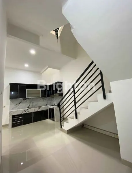 image RUMAH CANTIK 4 LANTAI DIJUAL DI PERUMAHAN SUNTER GRAHA PRATAMA (8)