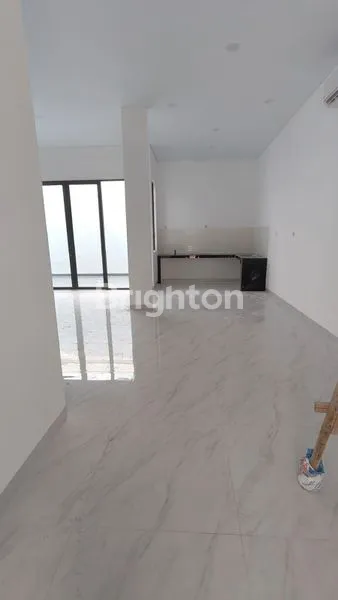 image RUMAH MEWAH TENGAH KOTA PEKANBARU (2)