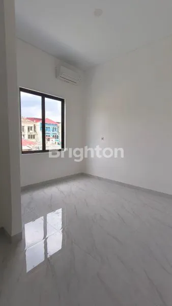 image RUMAH MEWAH TENGAH KOTA PEKANBARU (6)