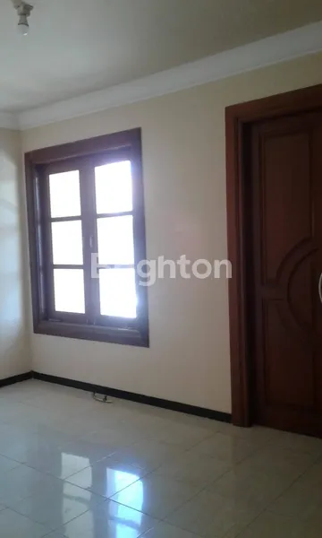image RUMAH 2 LANTAI ONE GATE SYSTEM SIAP HUNI JEMURSARI REGENCY DEKAT PLAZA MARINA MARGOREJO KUITSARI PRAPEN PANJANG JIWO TENGGILIS UBAYA (8)