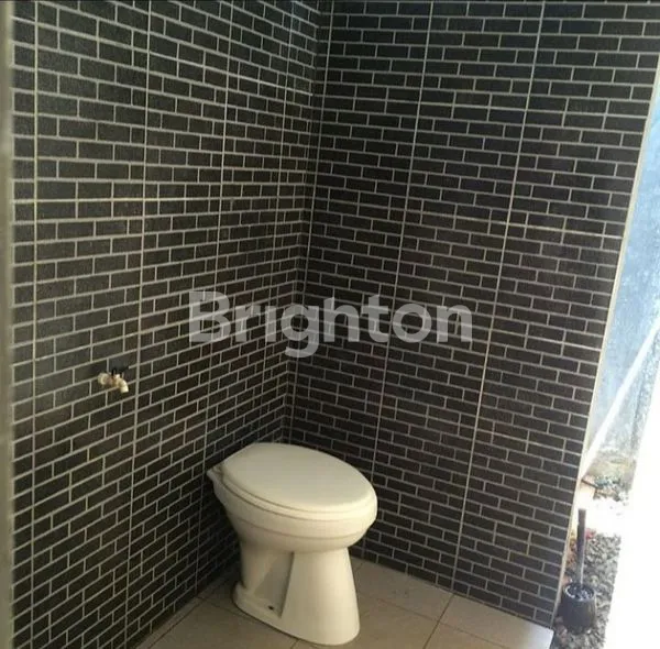 image RUMAH DIJUAL CEPAT MEWAH 2 LANTAI SIAP HUNI DI HARAPAN INDAH BEKASI (4)