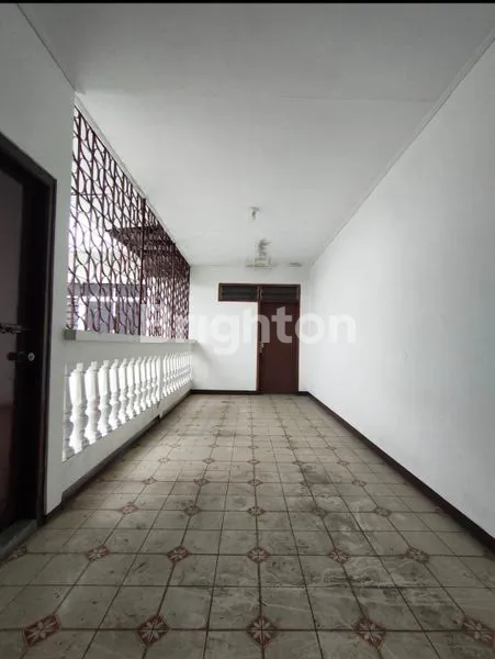 image RUMAH MANYAR KERTOARJO LOKASI FAVORIT DAERAH BONNET DAN BON AMI (4)