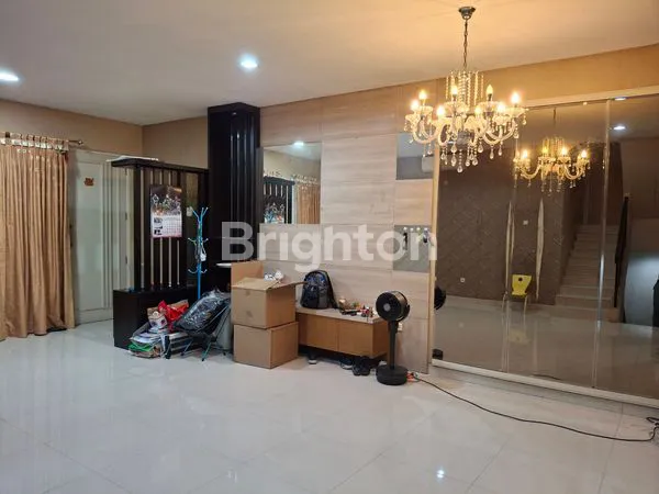 image RUMAH SIAP HUNI DI CLUSTER LAYAR PERMAI PIK 1  JAKARTA UTARA (4)