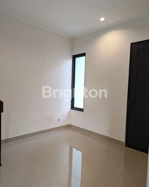 image RUMAH BARU CLUSTER RENI PAMULANG BARU STOCK READY (7)