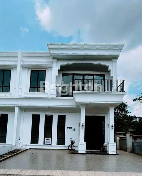 image RUMAH MEWAH TENGAH KOTA PEKANBARU (1)
