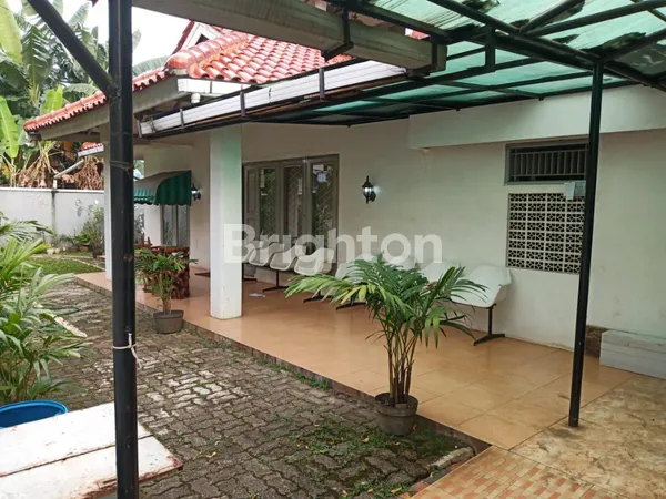 image RUMAH TERAWAT DEKAT KAMPUS UIN SYARIF HIDAYATULLAH CIPUTAT TANGERANG SELATAN (2)