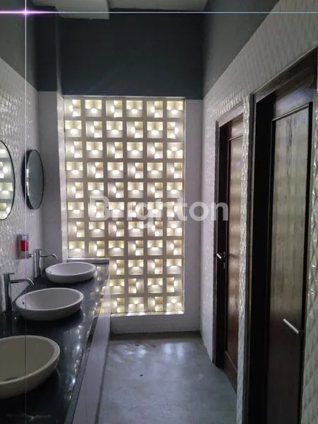 image BAR AND LOUNGE WITH ITS CONTENTS FOR LONG TERM RENTAL IN THE AREA OF  PERERENAN CANGGU  (3)