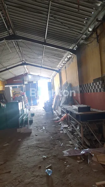 image GUDANG MEBEL DI PUSAT INDUSTRI GRESIK (2)
