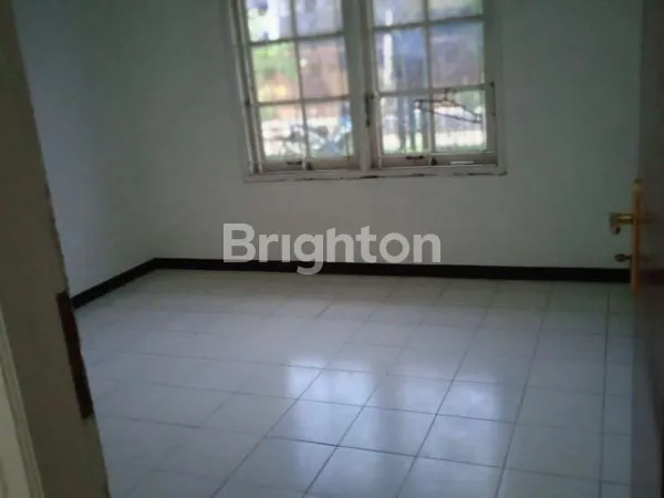 image RUMAH KLAMPIS SEMOLO TIMUR (3)