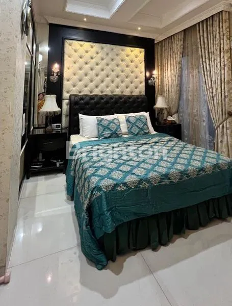 image RUMAH MEWAH 2 LANTAI FULL FURNISH DI KOMPLEK ELITE KURDI BANDUNG (6)