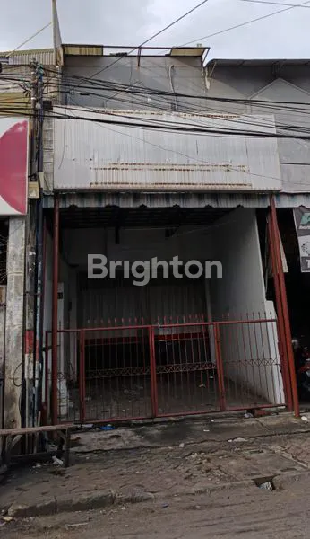 image JUAL SEWA RUKO 3 LANTAI KOSONGAN SIAP PAKAI AREA BRATANG GEDE STRATEGIS UNTUK BISNIS MAKANAN BERADA DI JALAN RAMAI PENDUDUK  (1)