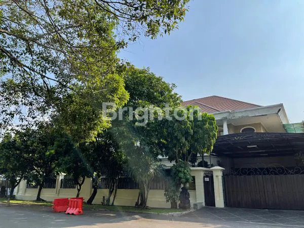 DIJUAL RUMAH MEWAH SIMPRUG GOLF 65 JT/ M <NEGO>