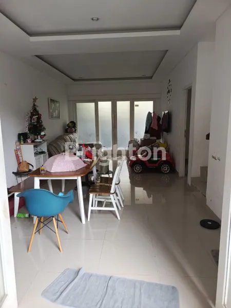 image RUMAH ONE GATE SISTEM 2 LANTAI  SEMI FURNISH DI ANTASURA DENPASAR UTARA (3)