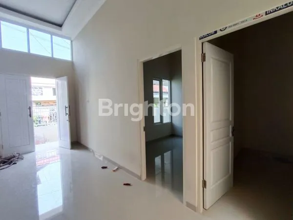 image RUMAH BARU GRES TAMBAK MEDOKAN AYU SURABAYA TIMUR (6)
