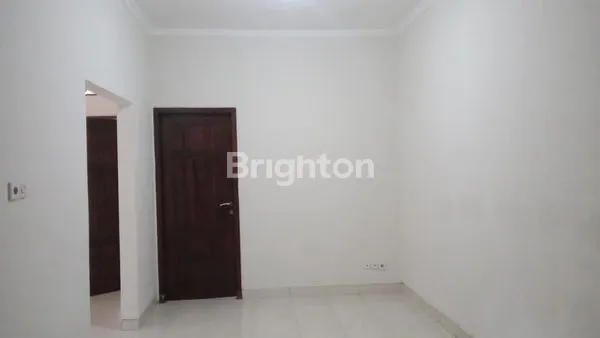 image RUMAH MINIMALIS MODERN DI MANUKAN LOR TERAWAT SIAP HUNI (7)