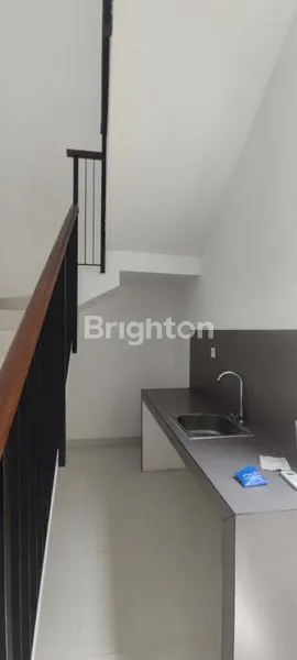 image RUMAH CENTRAL PARK MERR SURABAYA (8)