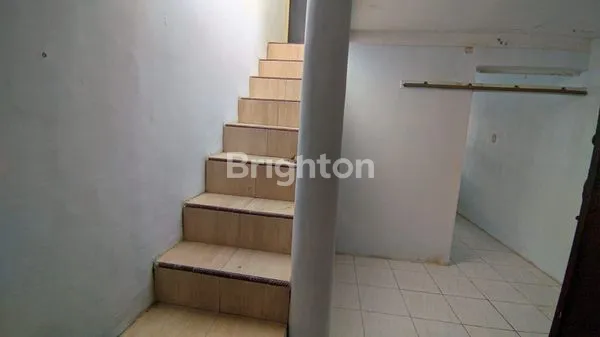image DIJUAL RUMAH 2 LANTAI SIAP HUNI LOKASI STRATEGIS (4)
