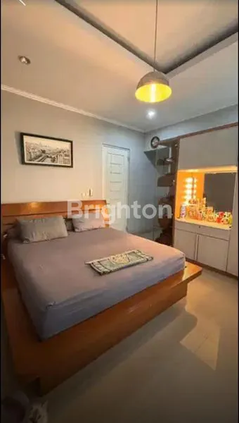 image RUMAH MEWAH 2 LANTAI DI BSD PATAGONIA VILLAGE, SEMI FURNISH, KOLAM IKAN KOI (3)