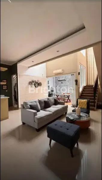 image RUMAH MEWAH 2 LANTAI DI BSD PATAGONIA VILLAGE, SEMI FURNISH, KOLAM IKAN KOI (7)