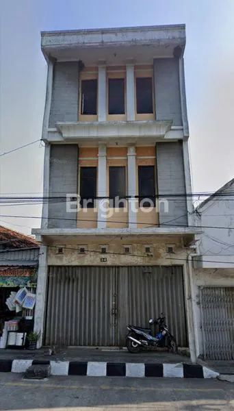 RUKO 3 LANTAI SIAP PAKAI DI SEMARANG TENGAH. LOKASI STRATEGIS, SELALU RAMAI & BANYAK PERTOKOAN