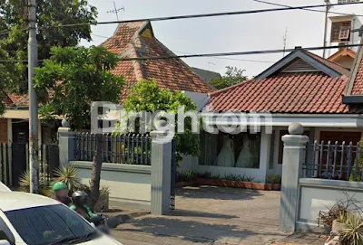 image RUMAH USAHA NOL JALAN - KAPAS KRAMPUNG  (1)