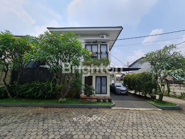 RUMAH 2 LANTAI LT 145 DI CIRACAS, 4 KT