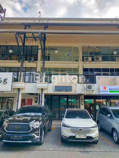 RUKO PLAZA GRAHA FAMILI, EX. KLINIK KECANTIKAN MAHARVA, INTERIOR BAGUS, SUDAH ADA RUANG - RUANG PERAWATAN, STRATEGIS DEPAN HOKKY SUPERMARKET*