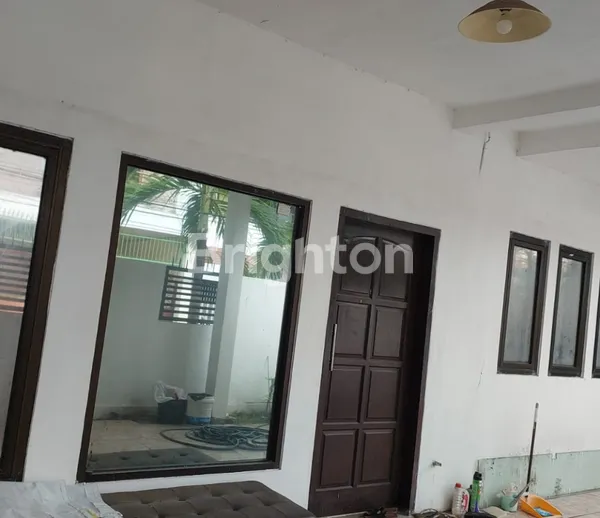 image RUMAH TYPE HOOK DI NGAGEL SURABAYA (2)