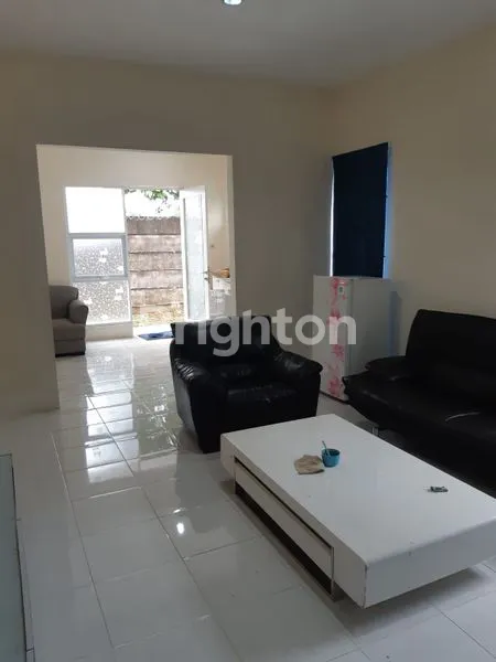 image RUMAH HOEK 2 LANTAI SERPONG (3)