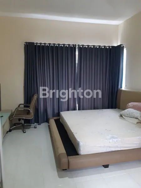 image RUMAH HOEK 2 LANTAI SERPONG (4)